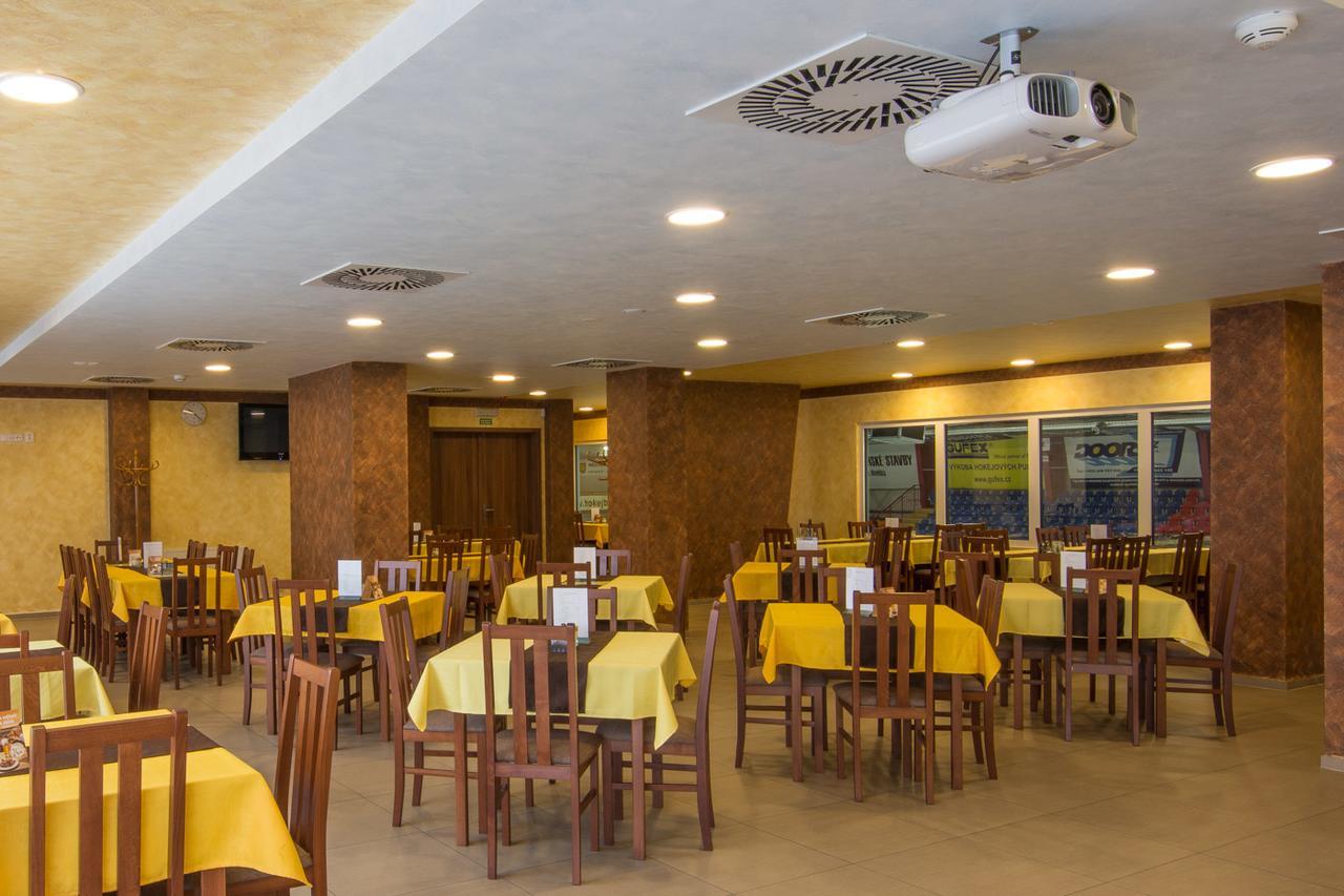 Hotel Arena Brumov Exterior photo